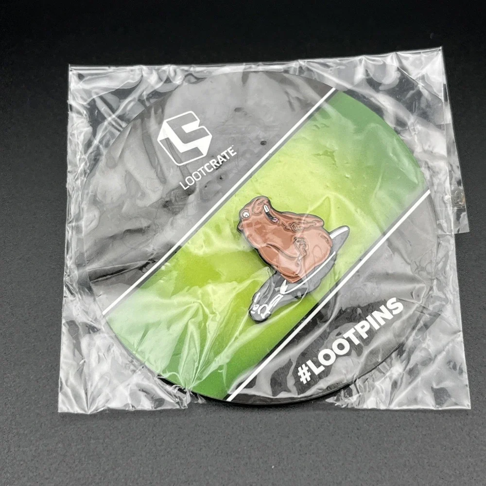 Loot Crate 2020 Beaver On Skunk Lapel Hat Pin‎